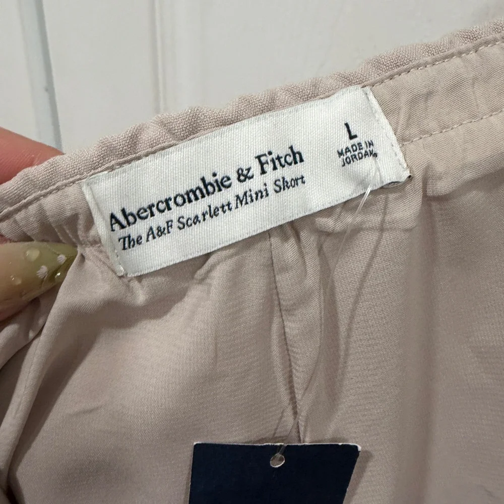 Abercrombie & Fitch Scarlett Mini Skort Tan Beige Large 143-200-00254-410‎ NEW